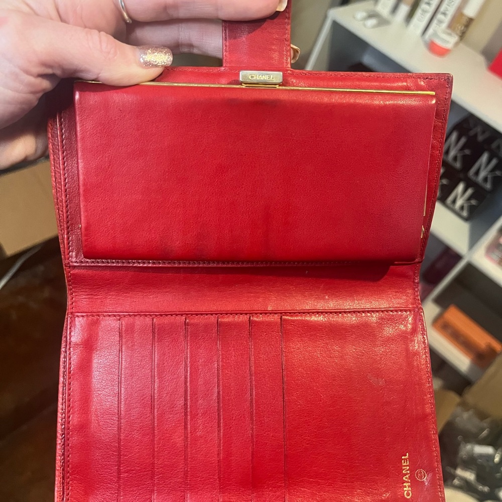 Chanel Red Caviar Leather Kiss-lock Wallet & COA - Picture 3 of 16